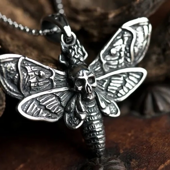 WWE Wyatt Family Bray Wyatt The Fiend Vintage Moth Necklace Pendant - Picture 11 of 12